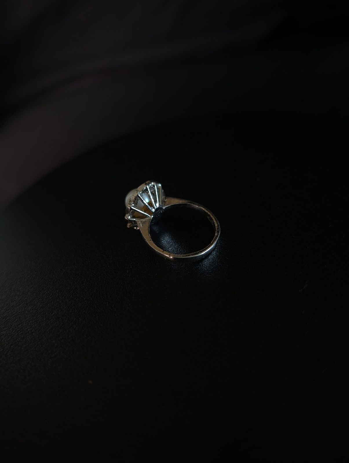 Pearl Flower-Halo Statement Ring – Silver-Tone – product image 1