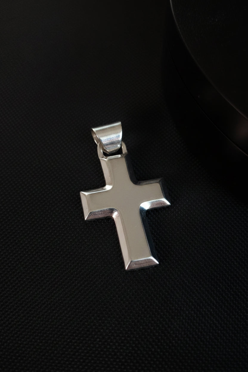 Plain .925 Sterling Silver Cross Pendant – product image 1