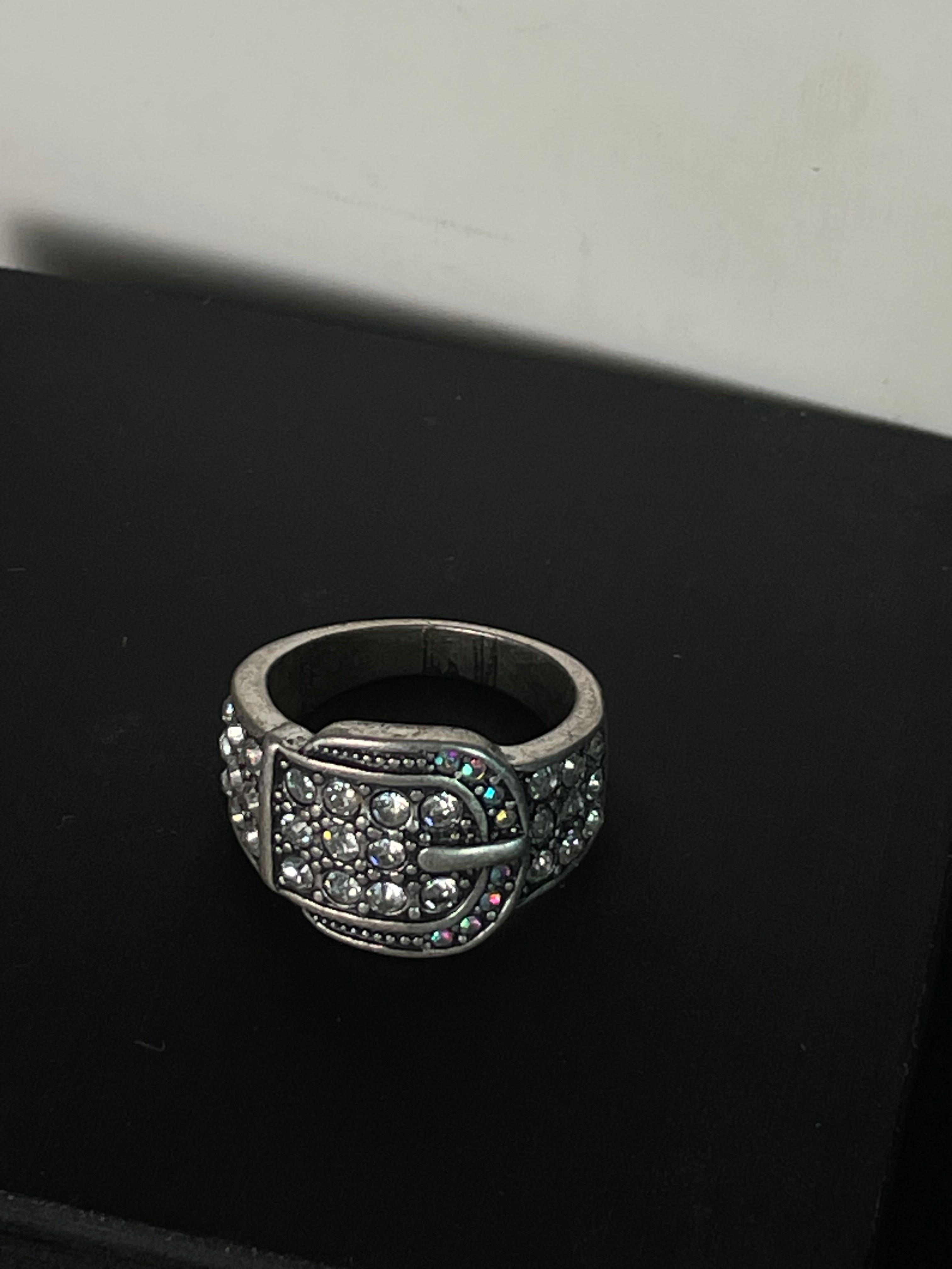 Premier Designs Buckle Ring